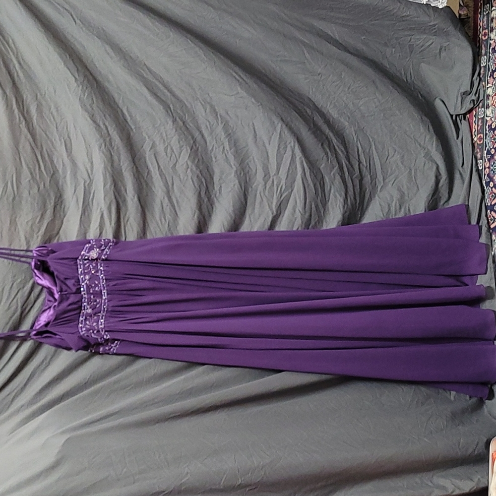 Dress - Picture 3 of 7